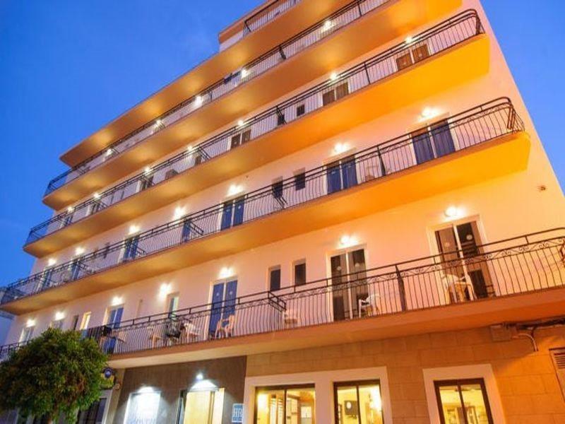 Sant Antoni de Portmany Hostal Rosalia מראה חיצוני תמונה