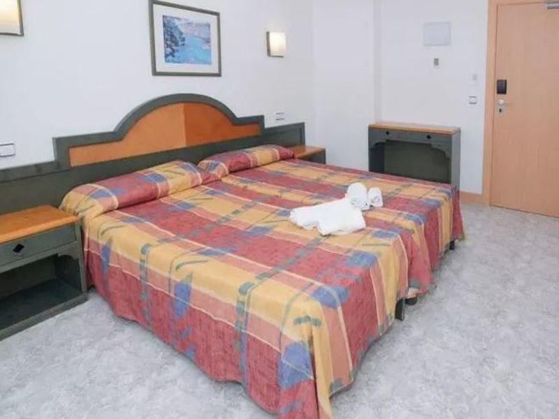 Sant Antoni de Portmany Hostal Rosalia מראה חיצוני תמונה