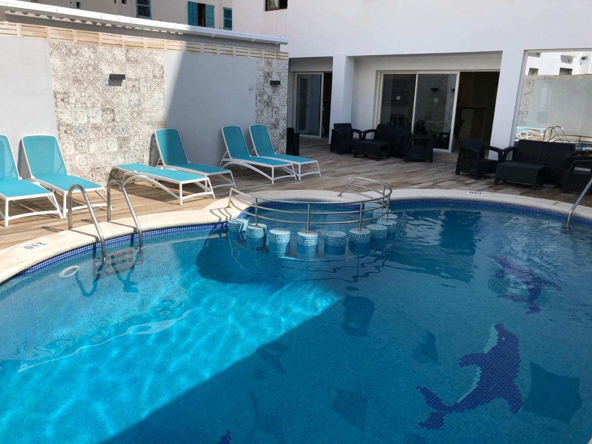Sant Antoni de Portmany Hostal Rosalia מראה חיצוני תמונה
