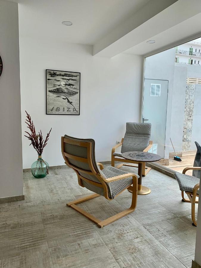 Sant Antoni de Portmany Hostal Rosalia מראה חיצוני תמונה