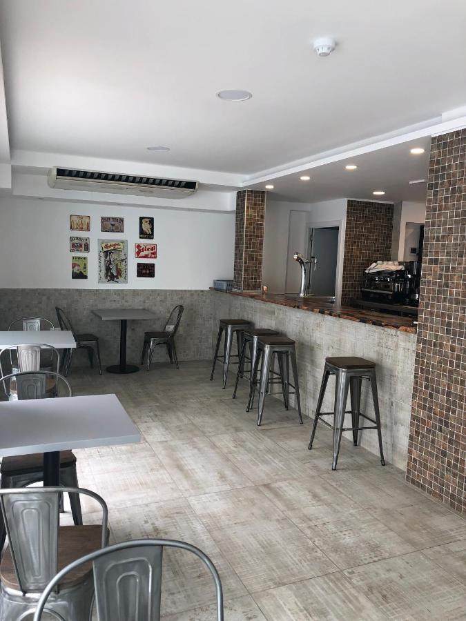 Sant Antoni de Portmany Hostal Rosalia מראה חיצוני תמונה