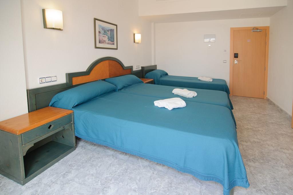 Sant Antoni de Portmany Hostal Rosalia מראה חיצוני תמונה